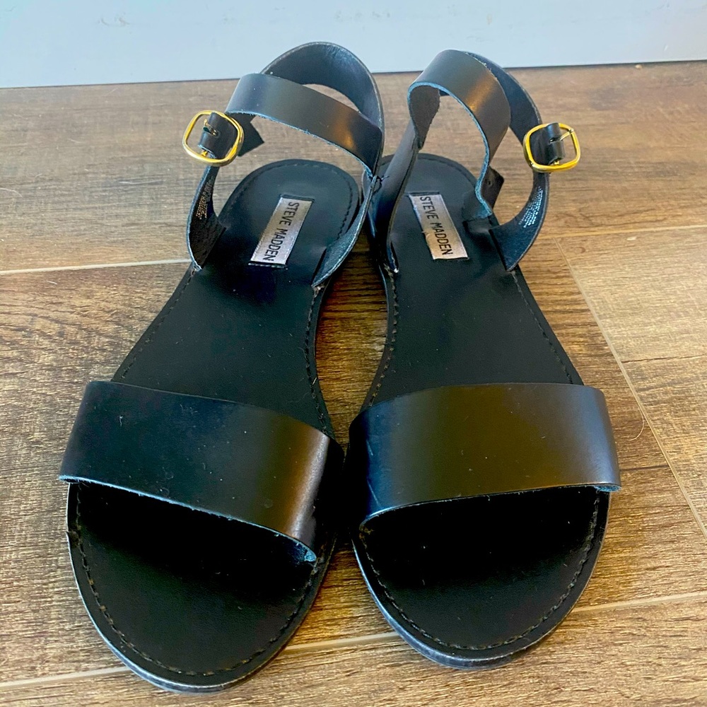 Black Leather Steve Madden sandals